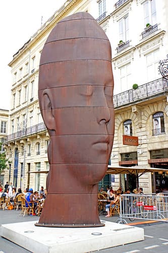 France-001736 - Cool Sculpture