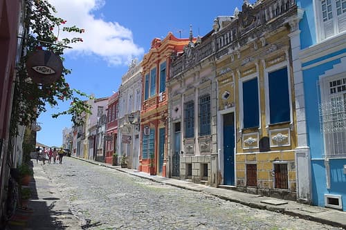 Maisons aux couleurs vives à Salvador