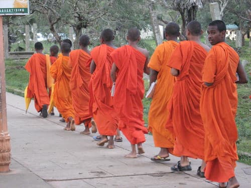 Buddhist monks (Anuradhapura, Sri Lanka)