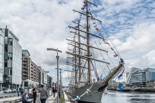 ARGENTINIAN TALL SHIP LIBERTAD VISITS DUBLIN [DOCKED NEAR ADMIRAL BROWN MONUMENT]-118982
