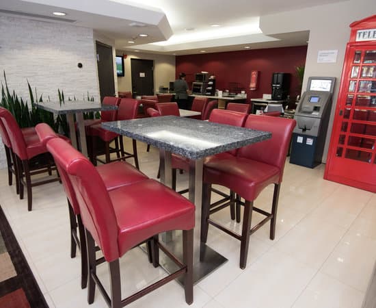 RAMADA INN GRAND COURT – vue 3