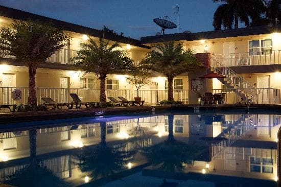 Hôtel RAMADA INN GRAND COURT