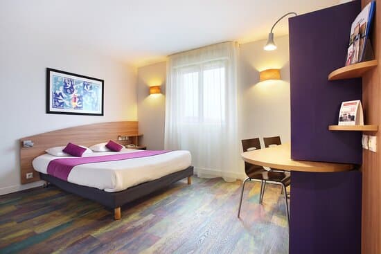 HOTEL SUITE HOME SARAN – vue 3