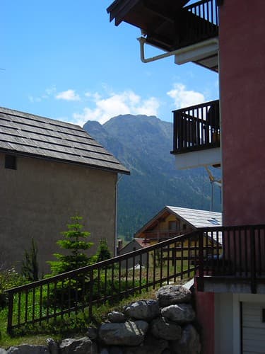 La montagna dietro l'angolo