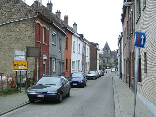 Entering Drogenbos