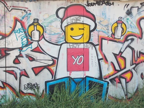 Spray Painting Playmobil