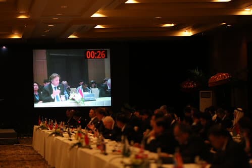 160322 Koenders bezoekt Indonesië
