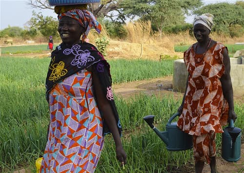 Flintlock Participants Help Women in Coastal Village