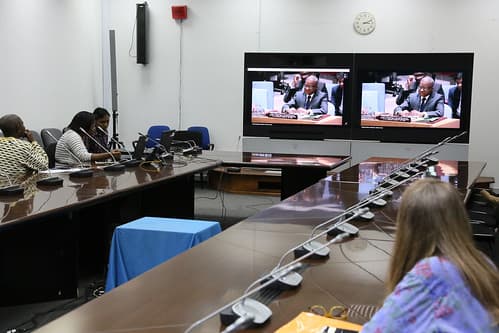 Kinshasa, RD Congo : Le personnel de la MONUSCO suivant par téléconférence le Représentant spécial du Secrétaire général des Nations Unies, présenter aujourd’hui devant le Conseil de Sécurité à New York, le rapport sur la République Démocratique du Congo.