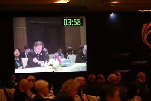 160322 Koenders bezoekt Indonesië