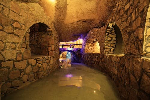 Underground city (Kish)