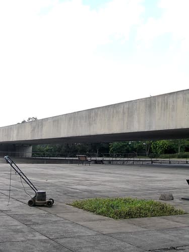 paulo mendes da rocha, sao paulo april 2006