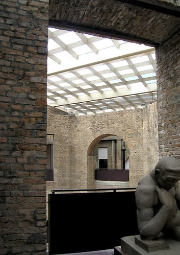paulo mendes da rocha, sao paulo april 2006