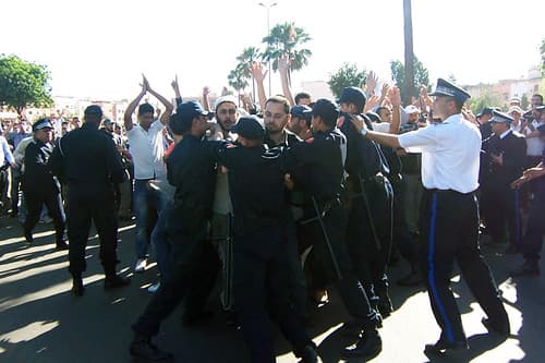 110524-Morocco protests leave dozens injured | مظاهرات في المغرب تترك عشرات الجرحى | Des dizaines de blessés lors de manifestations au Maroc