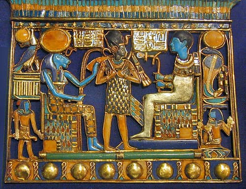 Bijou de la tombe de Toutânkhamon (musée du Caire / Egypte)