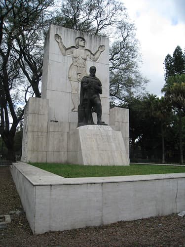Monument to Mendoza