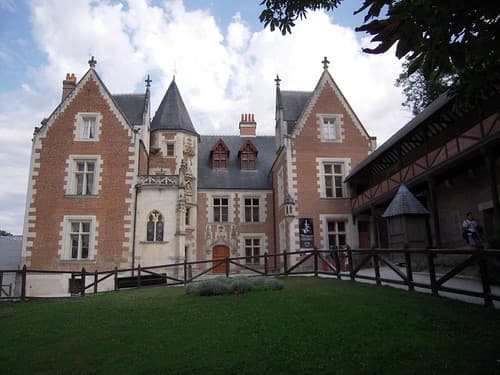 LE CLOS LUCÉ