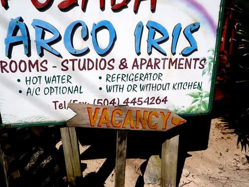 Vacancy sign, Roatan, Honduras.JPG