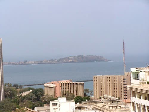 Ile de Gorée vue de loin depuis dakar