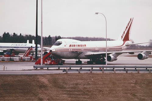 Air India 747-237B VT-EFJ