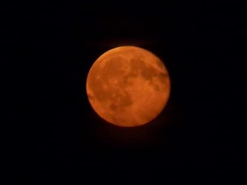 lune rouge