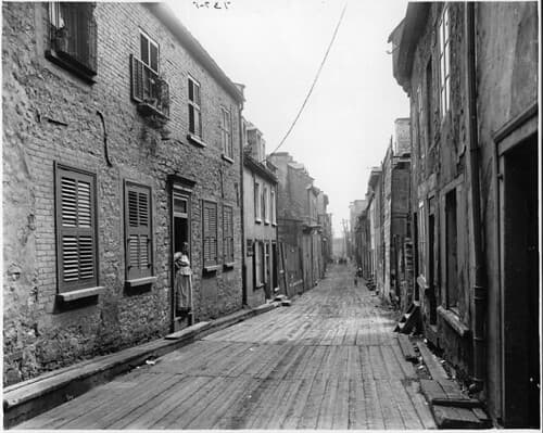 Little Champlain Street, Quebec City, QC, 1916