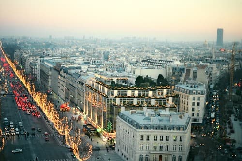 .1. //60/15k/15,233/81.f/2g - View of Champs Elysees from the Arc de Triomphe / Christmas in Paris 1996