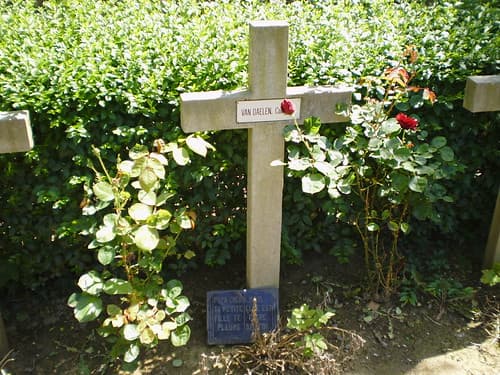 Enclos des Fusillés - Ereperk der Gefusilleerden; Constant van Daelen