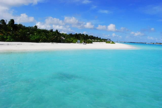 Maldives Embudu village OCT
