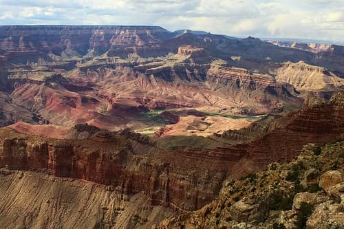 Vue sur le Grand Canyon et le Colorado