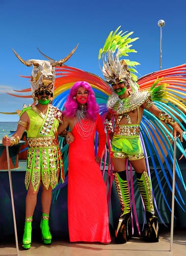 Drag_Ybridex_2014_gay_pride_sitges_ComchiPink_Minotaurix