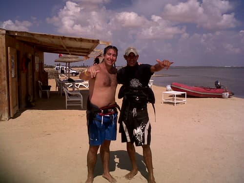 Enoooorme!! Session de Kite Surf à Djerba sous le soleil!!