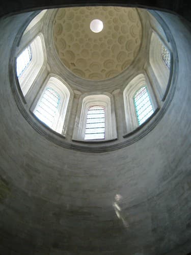 Vannes / inside the cathedral