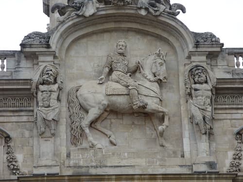 Hôtel de Ville de Lyon - Place Des Terreaux, Lyon - Henry IV of France sculpture
