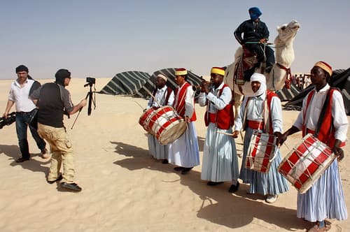 110401 Diplomats discover charm of Tunisian Sahara 03 | دبلوماسيون يكتشفون سحر الصحراء التونسية | Les diplomates découvrent le charme du Sahara tunisien