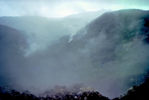 Eruption phréatique de la Soufrière en 1976.
