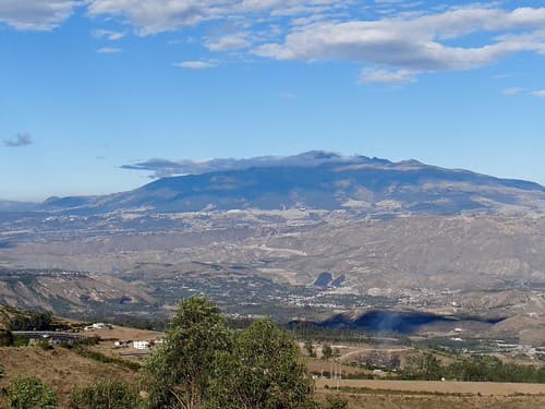 Complexe volcanique Pichincha au-dessus de la vallée de Quito - Équateur