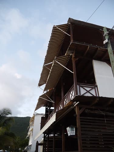 Trois Ilets Building