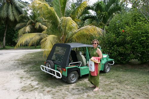 Simona and the Mini-Moke