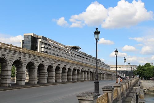 Paris - Ministère de l'Économie et des Finances & Pont de Bercy