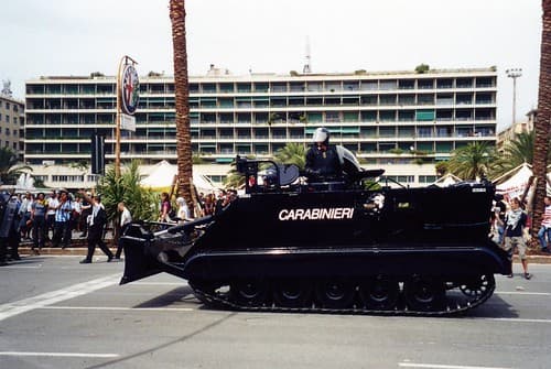 blindé carabinieri. Sommet contre le G8, Gênes