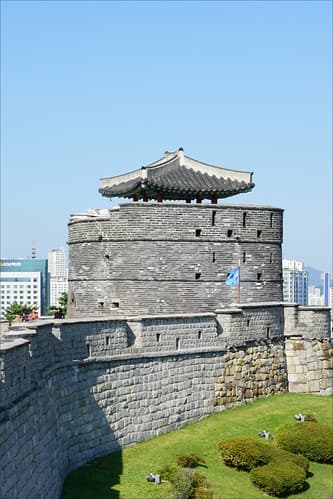 La forteresse Hwaseong (Suwon, Corée du sud)