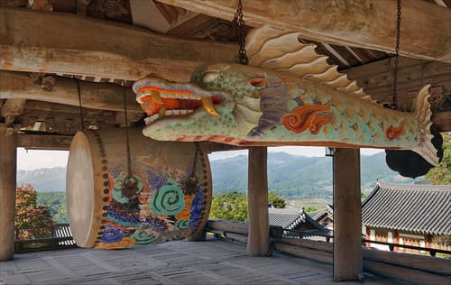 Le pavillon de la cloche (temple Buseok-sa, Corée du sud)