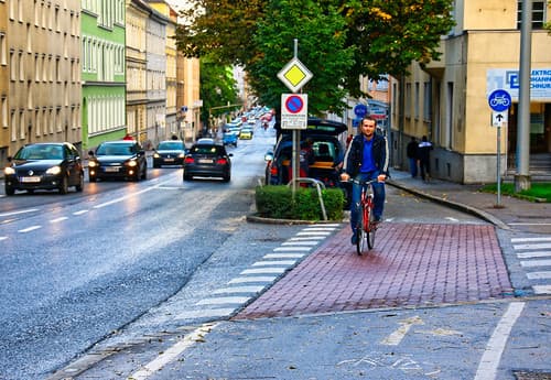 Graz avec totem ville à 30 7