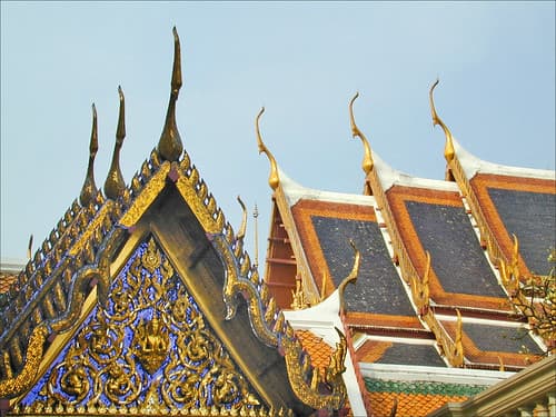 Toitures du Wat Phra Kaeo (Bangkok, Thaïlande)