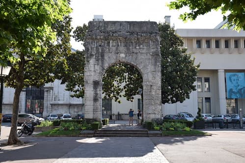 Arc de Campanus, Aix-les-Bains,