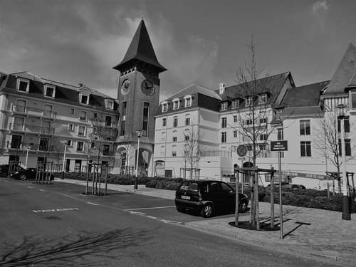 UNE RUE DE DEAUVILLE