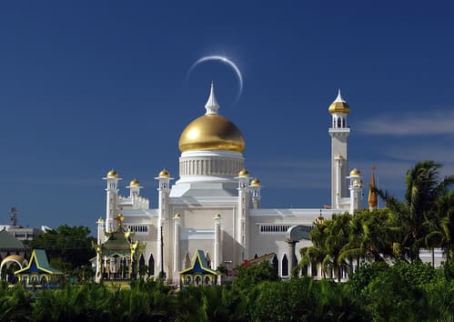 Brunei. The Sultan Omar Ali Saifuddien Mosque.