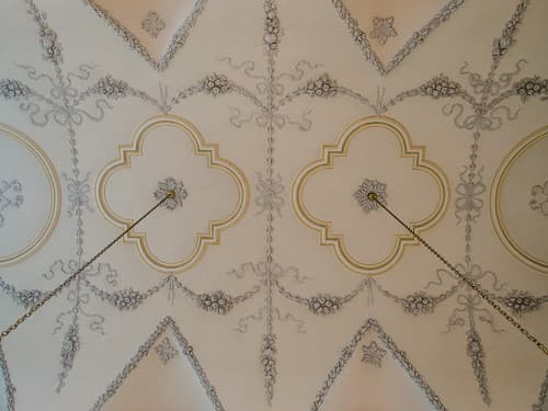 Plafond tout de stuc / Štukový strop