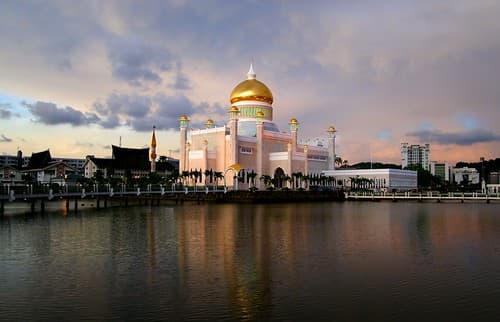 Sultan Omar Ali Saifuddin Mosque, Brunei.
